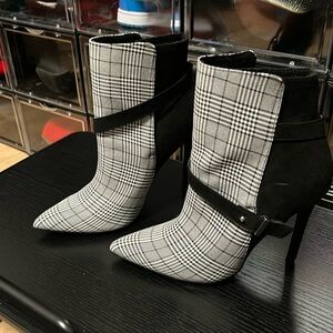 Booties high heels US7